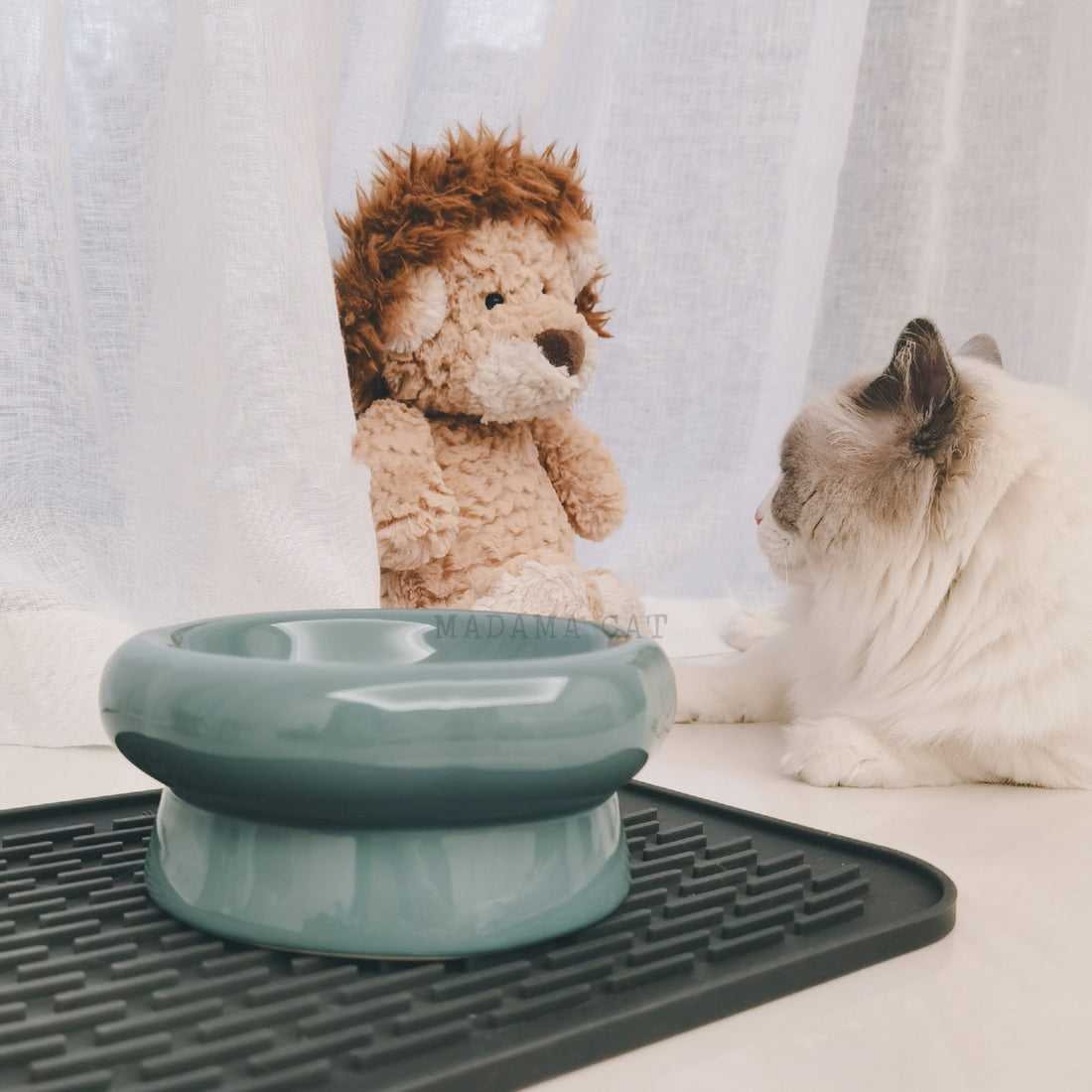 Simple Pet Ceramic Bowl Petal-Shaped Design